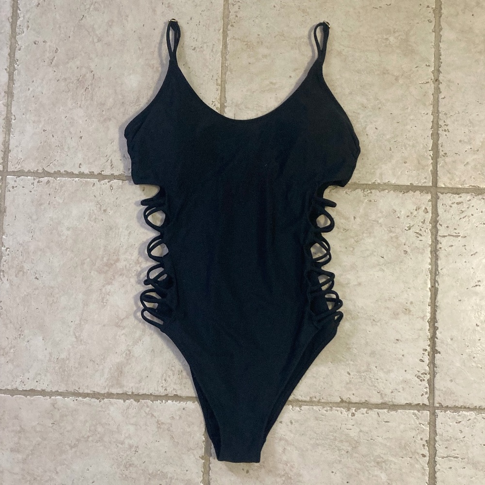 Black Abercrombie and Fitch One Piece Swimsuit Bathing Suit Side Cut outs Size M